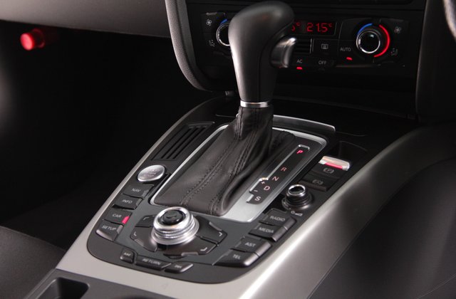 アウディA42.0TFSI クワトロ