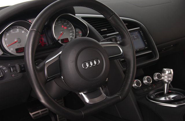 アウディR84.2FSI クワトロ