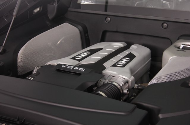 アウディR84.2FSI クワトロ