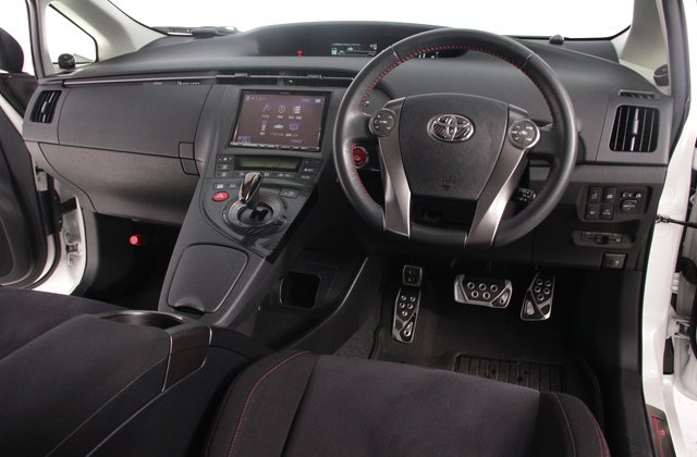 トヨタプリウスSツーリングセレクション G’s