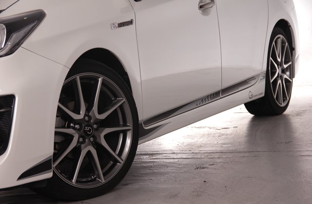 トヨタプリウスSツーリングセレクション G’s