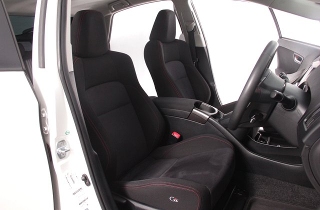 トヨタプリウスSツーリングセレクション G’s