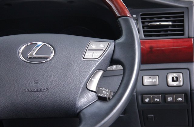レクサスLSハイブリッドLS600hL 後席セパレートシートパッケージ
