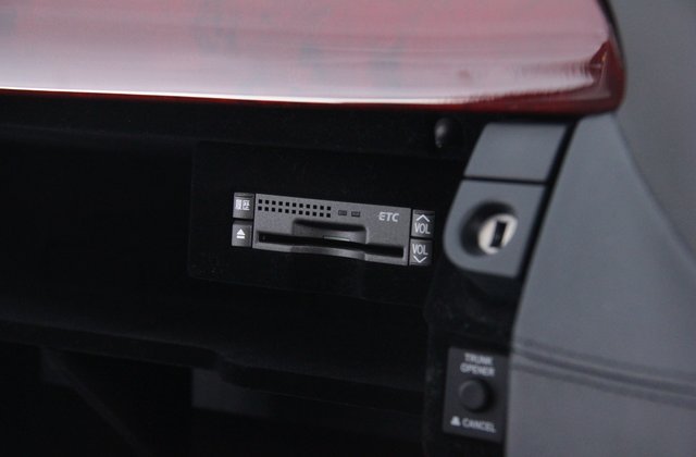 レクサスLSハイブリッドLS600hL 後席セパレートシートパッケージ