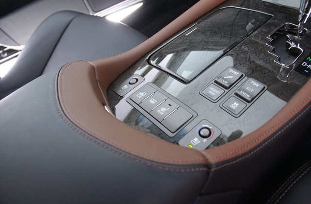 レクサスLSLS460 バージョンSZ Iパッケージ