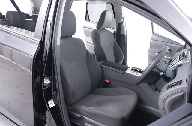 トヨタプリウスαS