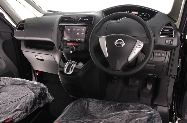 ニッサンセレナハイブリッドハイウェイスター Vセレクション+Safety S-HYBRID