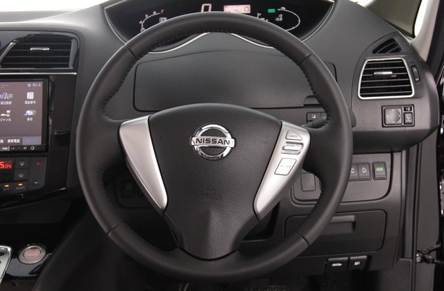ニッサンセレナハイブリッドハイウェイスター Vセレクション+Safety S-HYBRID