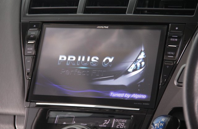 トヨタプリウスα1.8G チューンブラック