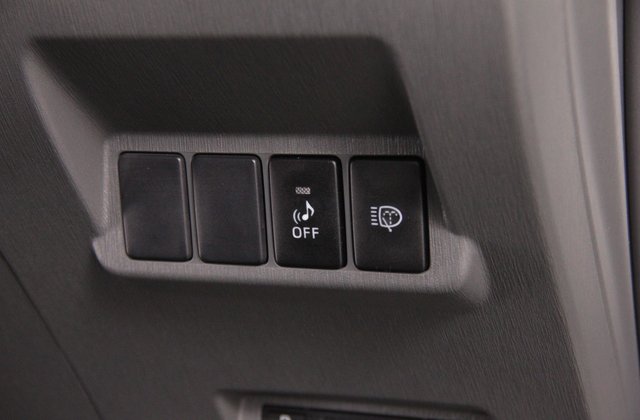 トヨタプリウスα1.8G チューンブラック