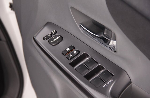 トヨタプリウスα1.8G チューンブラック