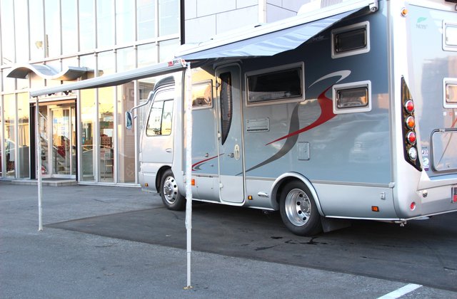 トヨタコースタービッグバンLX ナッツ製キャンピング