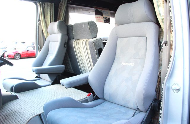 トヨタコースタービッグバンLX ナッツ製キャンピング