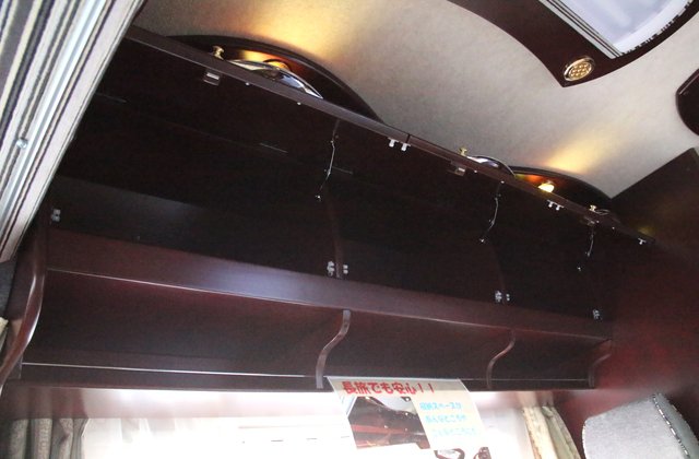 トヨタコースタービッグバンLX ナッツ製キャンピング