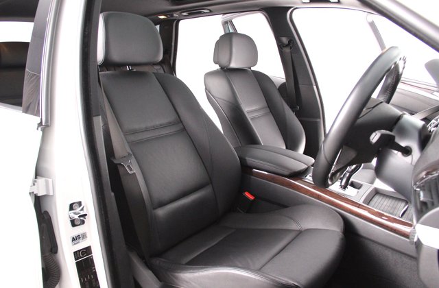 BMWX5X Drive 4.8i Mスポーツ