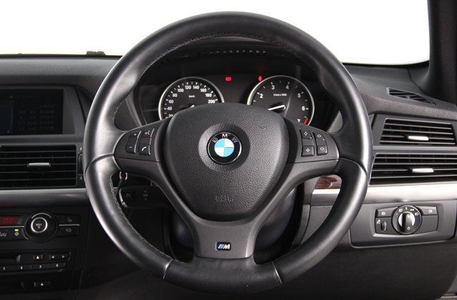 BMWX5X Drive 4.8i Mスポーツ