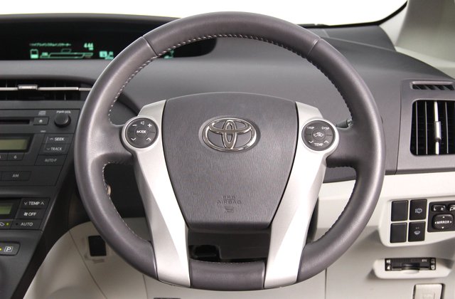 トヨタプリウスS LEDエディション