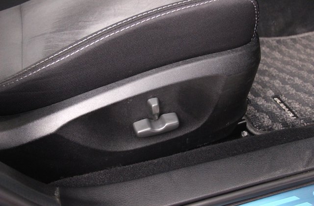 スバルインプレッサ1.5i-s