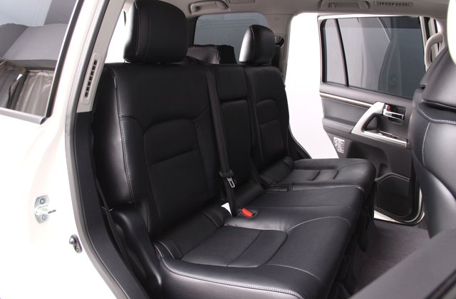 トヨタランドクルーザーAX Gセレクション