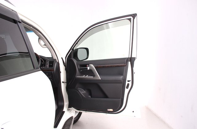 トヨタランドクルーザーAX Gセレクション