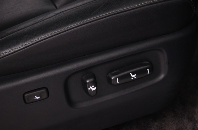 トヨタランドクルーザーAX G 60thブラックレザーセレクション