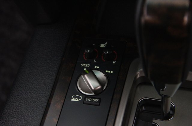 トヨタランドクルーザーAX G 60thブラックレザーセレクション