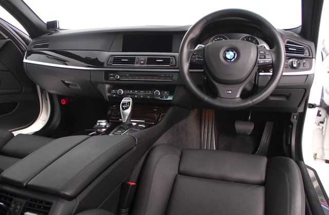 BMW5シリーズ523i Mスポーツ