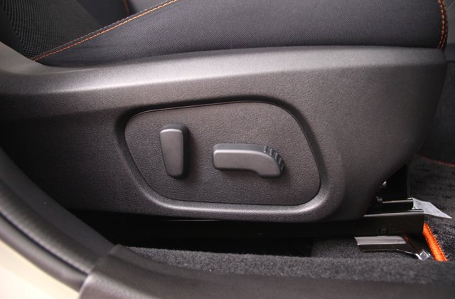 スバルインプレッサXV2.0i-L アイサイトポップスター