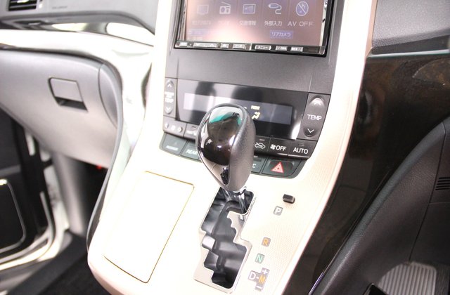 トヨタヴェルファイア2.4Z ゴールデンアイズ