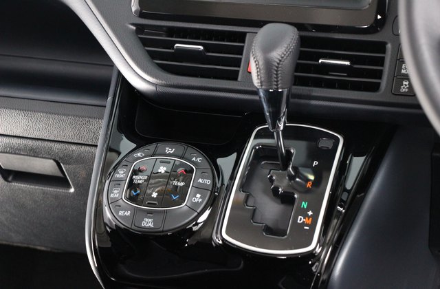 トヨタヴォクシーZS 煌 II