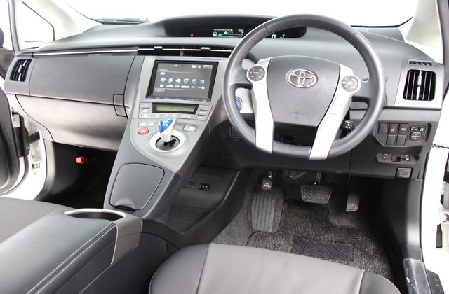 トヨタプリウスGツーリングセレクション レザーパッケージ