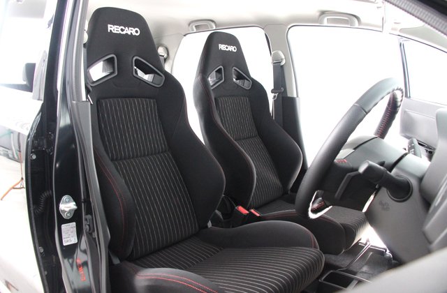 スズキアルトワークスべースグレード