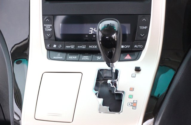 トヨタアルファード240S タイプゴールド