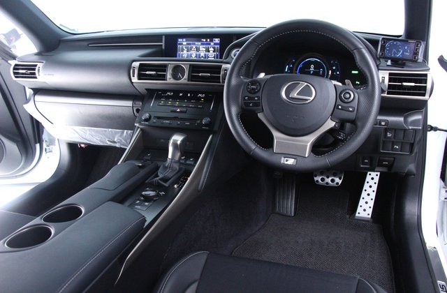 レクサスISハイブリッドIS300h Fスポーツ