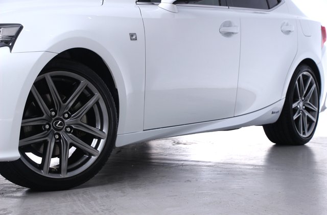 レクサスISハイブリッドIS300h Fスポーツ