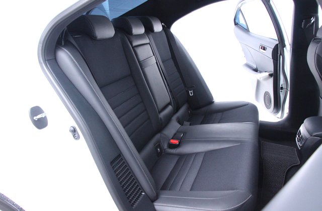 レクサスISハイブリッドIS300h Fスポーツ