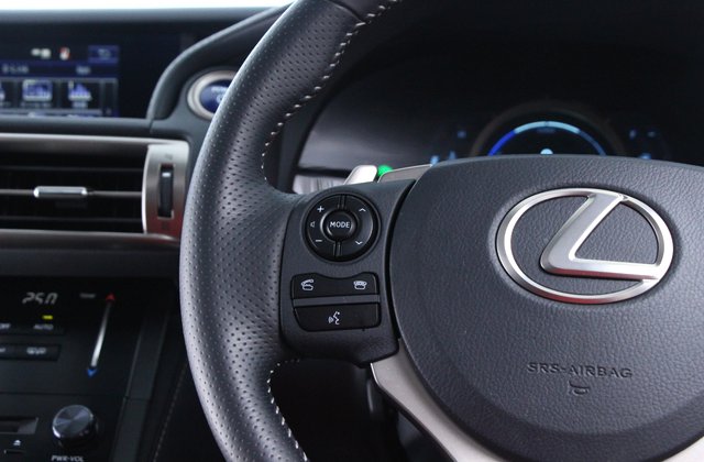 レクサスISハイブリッドIS300h Fスポーツ