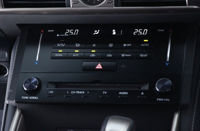 レクサスISハイブリッドIS300h Fスポーツ