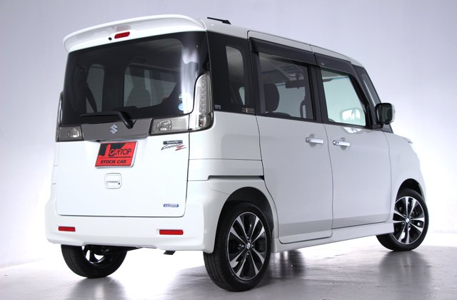 スズキスペーシアカスタムZターボ 全方位モニター付メモリーナビ装着車