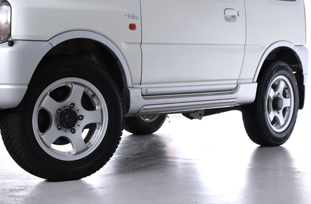 スズキジムニー80周年記念車 ワイルドウインドウ