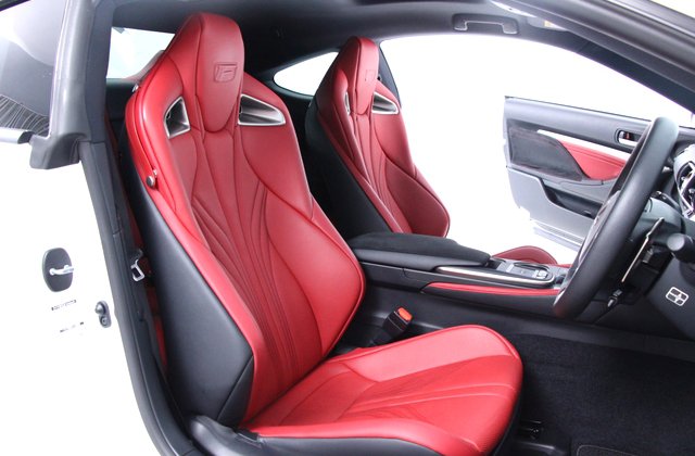 レクサスRCFベースグレード