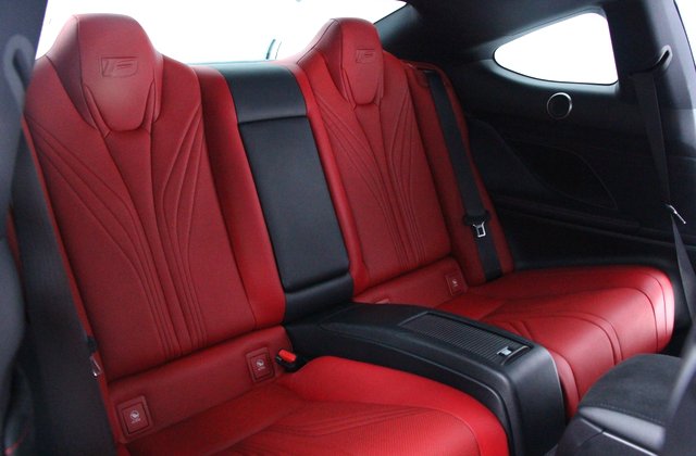 レクサスRCFベースグレード