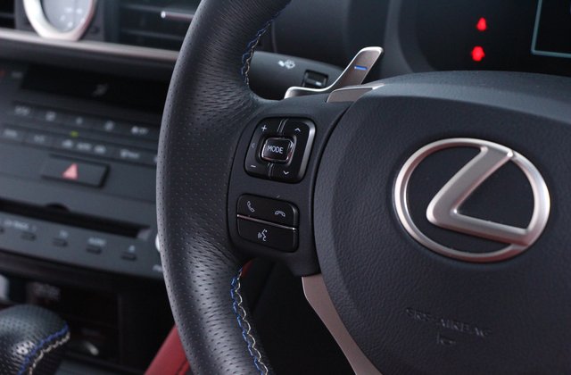 レクサスRCFベースグレード