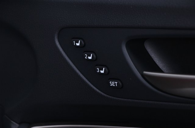 レクサスRCFベースグレード