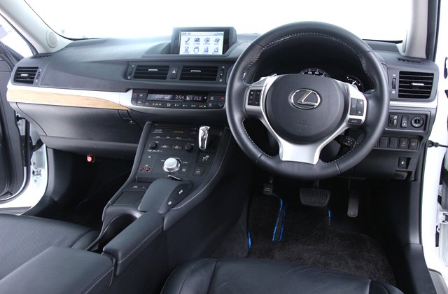 レクサスCTCT200h バージョンL