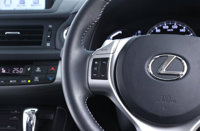 レクサスCTCT200h バージョンL