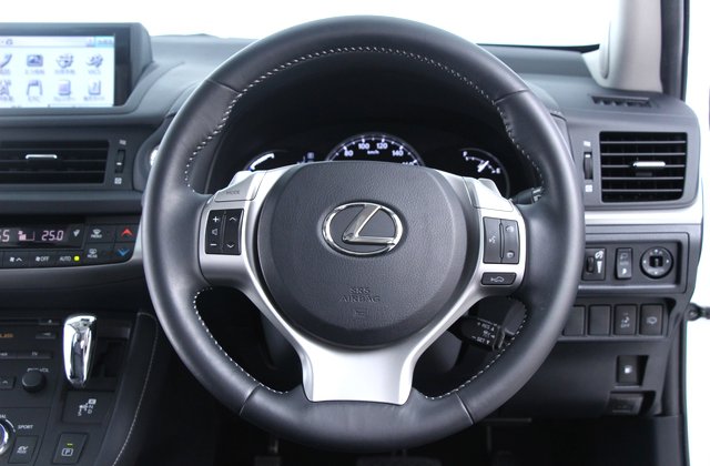 レクサスCTCT200h バージョンL