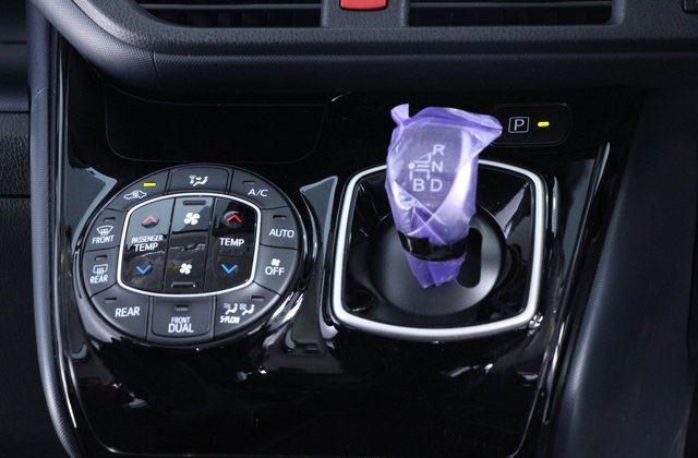 トヨタヴォクシーハイブリッド ZS 煌II