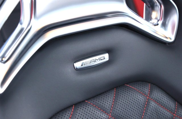 メルセデスベンツCクラスC63 Sエディション1右ハンドル