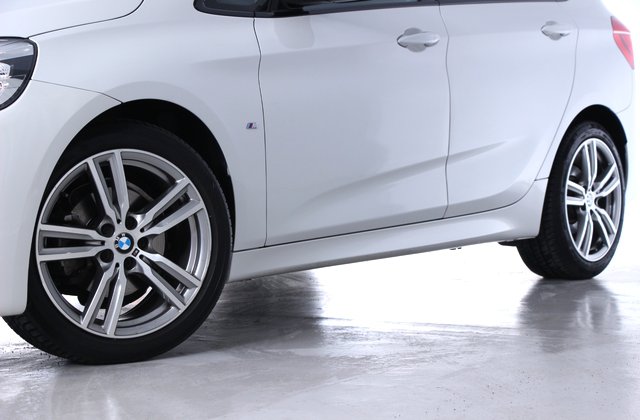 BMW2シリーズ218d アクティブツアラーMスポーツ